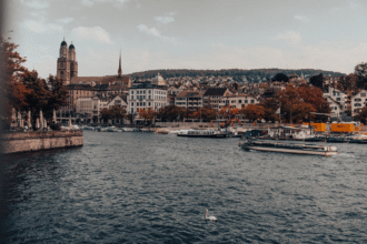 Kompakte Eleganz für urbanes Wohnen in der Schweiz